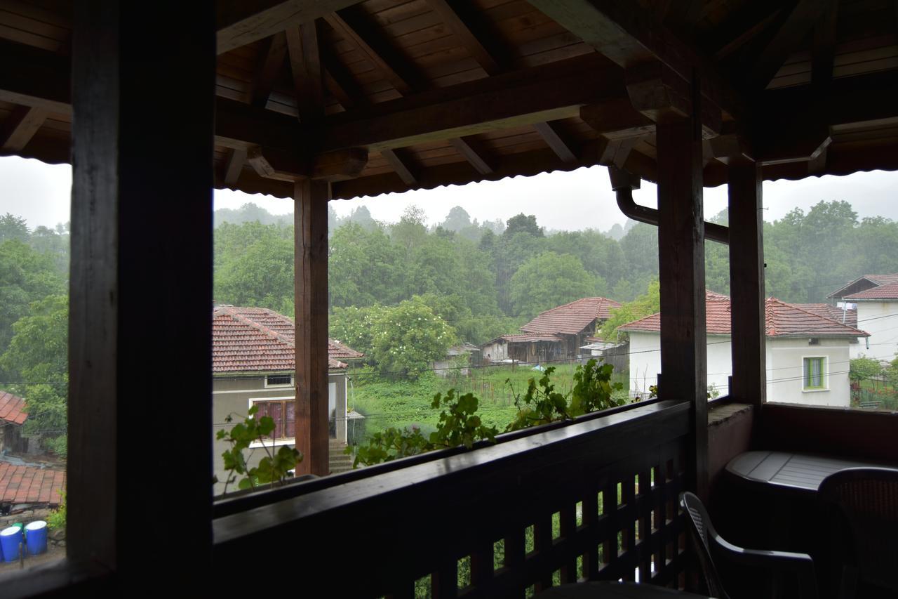 Family Hotel Balkana 阿普里尔齐 外观 照片