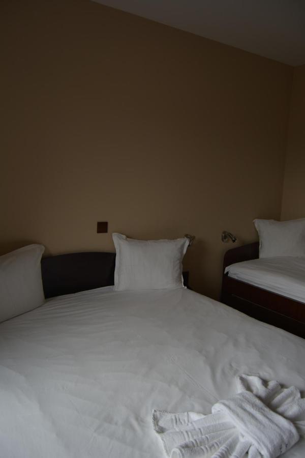 Family Hotel Balkana 阿普里尔齐 外观 照片